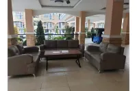 1BR Condo, Pool, WiFi & Netflix 住宿飯店