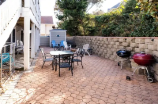 Salty Paws. Pet Friendly. Minutes to Beach. Horizon Ocean Views.