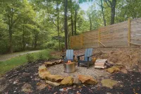 Cute and Cozy! Relax in Hot Tub! Caves Close فنادق في بینٹن ٹاؤن شپ