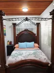 Welcome To The GECKO BUNGALOW! Stunning POOL FREE Int'l Airport Shuttle!!