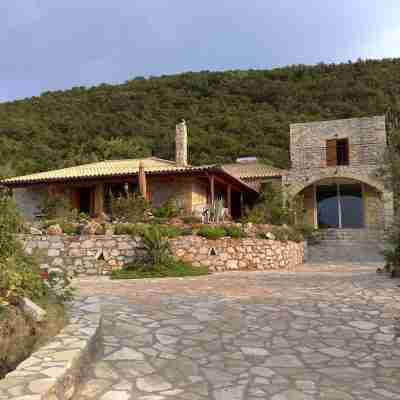 Vista Avia Villa (Traditional Stone Villa with Pool and Amazing View) Hotel Exterior