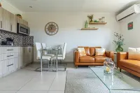 2BR/2BA Only a 5-minute walk from Eagle Beach!