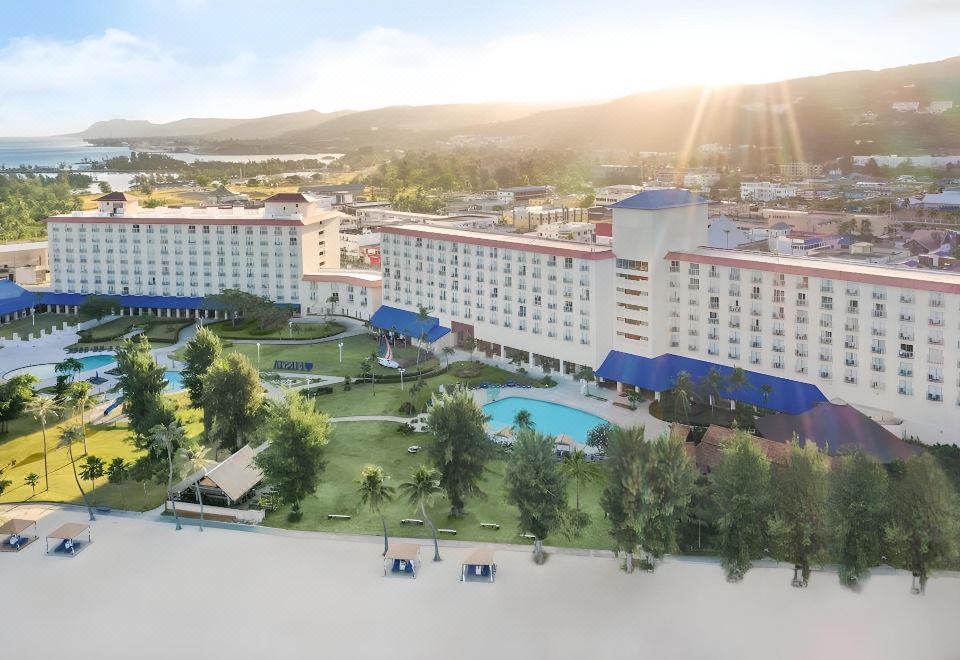 크라운 플라자 사이판 야외 수영장