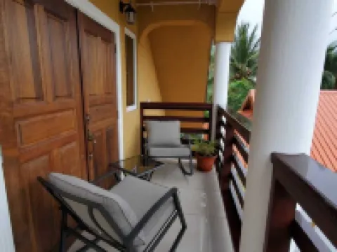 Eden Villas コリンスのホテル