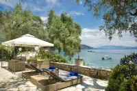 Prestige Collection | BARBATI | Beach Front Corfiot Villa & Large Private Pool Hotel a Mparmpati