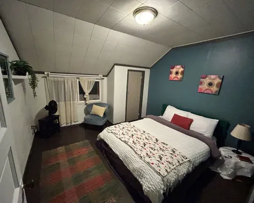 Creekside Cabin! Work Crews Welcome! Hotels in Fortuna