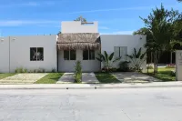 Radiante Casita Vacacional ~ Puerto  Morelos, Riviera Maya