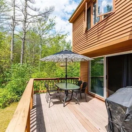 Cozy Family-Sized Condo Close To Everything