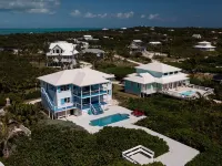 Oceanfront Beauty 6 King Beds/6 Baths! Big Pool and Volleyball Court in Front yd Hotels in Elbow Cay