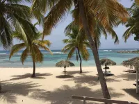 Anse des Rochers lovely "1,2,3 Soleil" studio with superb sea view.