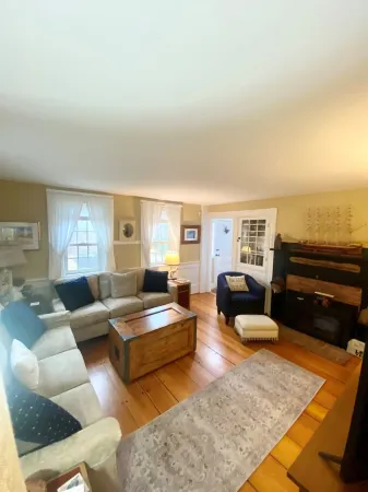 Remodeled Historical Cape House.  Close to Town, Bayside, and Ocean