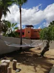 Great location 2 blocks from the beach. Отели рядом с достопримечательностью «Парк Ла Лагуна»