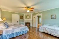 Luxurious Owasco Lakefront Home with Level Lakeshore Beachfront 200 Feet +\- Hotels in Owasco