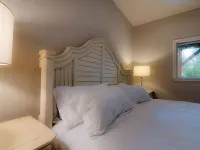 Cobb Mountain Chalet King Size Suite Hotels in Cobb