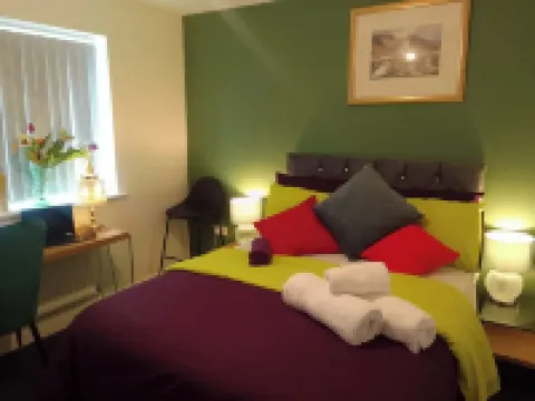 4 Bed Flat Sleeps 10 Pets Parking Ev Charging