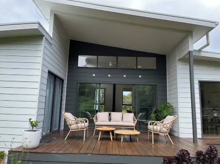 Banksia - Ultimate Beach Relaxation for 2 Families, Linen Included