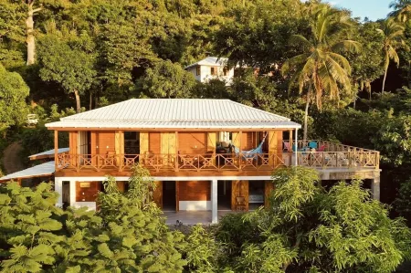 Las Palmas in Kitten's Warf