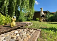 Hutterite Home Apartment - Full comfort, close to Bratislava, Vienna, and Brno. Hotels in 