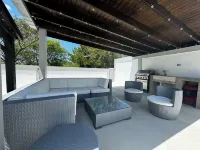 Beach Home, ¡Amazing beach location! , walk to the beach. Family & Friends home.