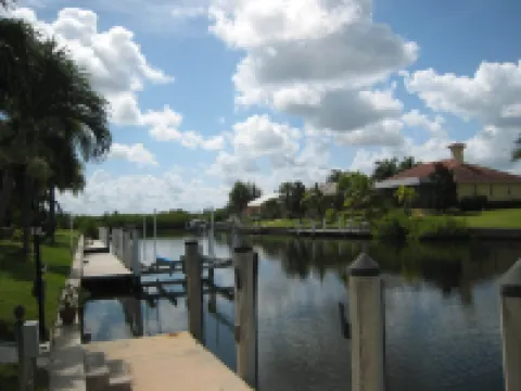 Casa de La Wren - Luxury Home - Waterfront. Heated Pool !!