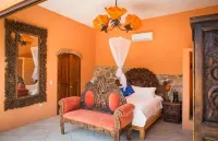 Lux in Yelapa, Infinity Pool, Huge Views, AC, Accommodates 8 to 10 Hotels near Rhythms of the Night by Vallarta Adventures