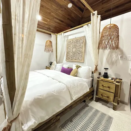 Beachfrontgem- Owner’s Villa, Now Taking Reservations April-December. Отели в г. Савегре