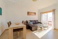 Apartment on the outskirts of Armacao de Pera with sea view.