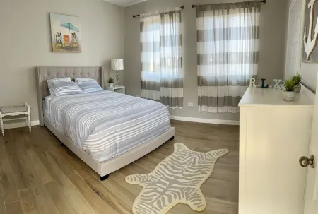 Gated community 5 bedrooms 5 bath