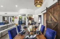 Entire villa, North Miami Beach with pool on canal!