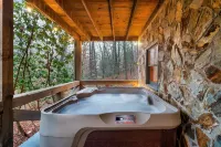 Private Log Cabin Near Aska Adventure Area!