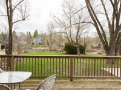 Cheltenham Suites Hotels in Caledon