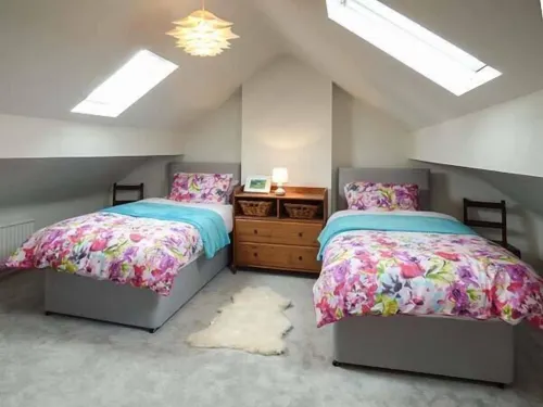 Simdda Wen Cottage Hotels in Llanfair-Mathafarn-Eithaf