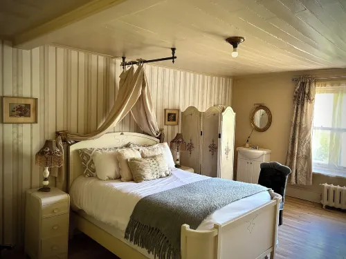 Le Mange Grenouille Hotels in Le Bic