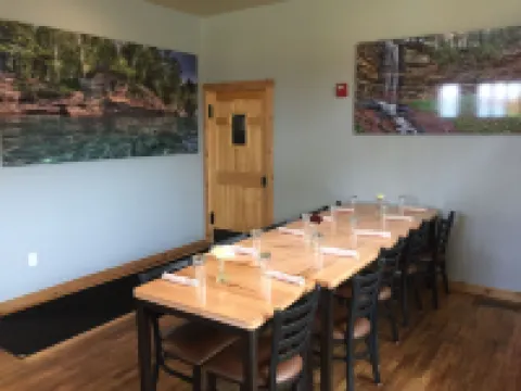 Roam Inn Hotels in Munising