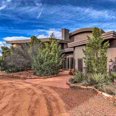 Private Patio & Red Rock Views: Sedona Apt! Others