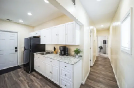 Cozy 2 Bedroom Getaway Hotels in Ludlow