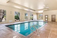 Terra Retreat #9 Condo - プール