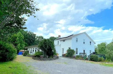 Micosta Leisure Inn Отели рядом с достопримечательностью «Гудзон»