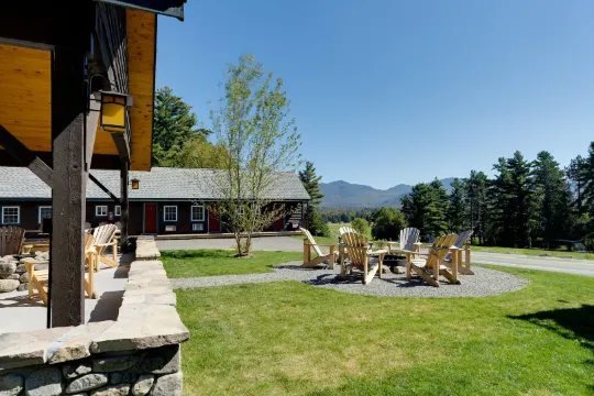 鵝卵石山郊外小屋