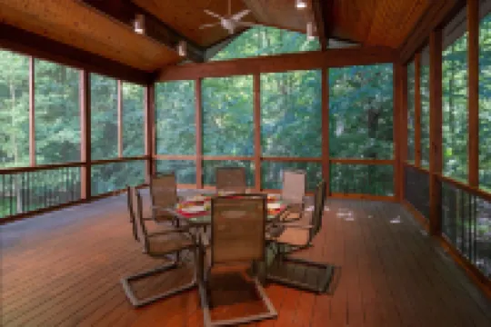 Pigeon Creek Inn - Adults Only
