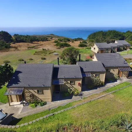 Fort Ross Lodge