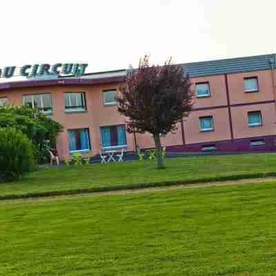 Hôtel du Circuit Magny-Cours Hotel Exterior