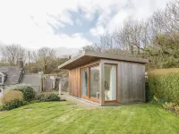 Bron Heulog Cottage Hotels in Llangoed