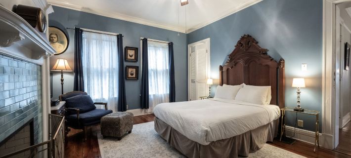 Stone Soup Inn Hotels in Indianapolis