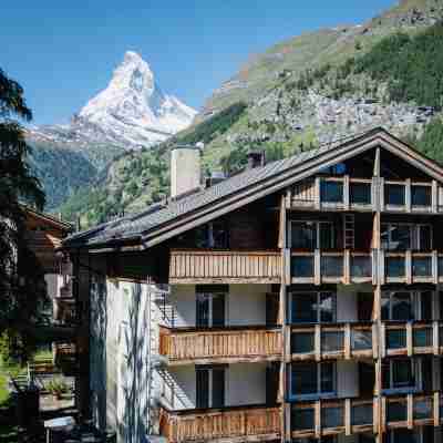 Hotel Holiday Hotel Exterior