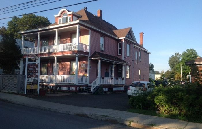 Maison McKenzie House