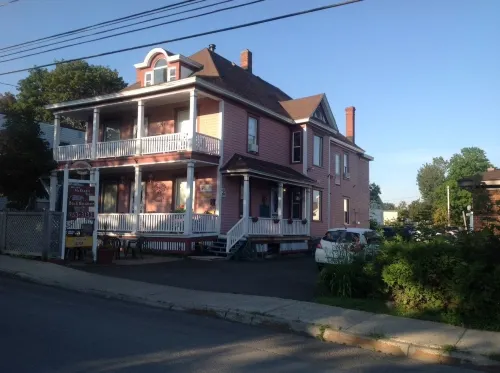 Maison McKenzie House Hotels in Campbellton