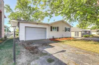 Waterfront Port Clinton Cottage: 5 Mi to Lake Erie - Homestays