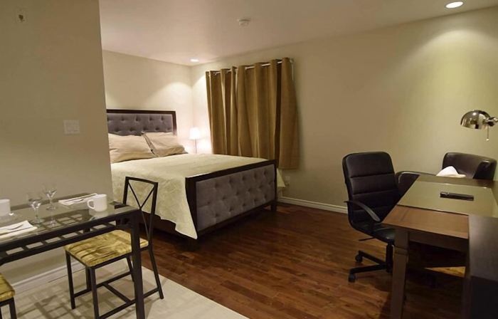 The Lion Inn & Suites