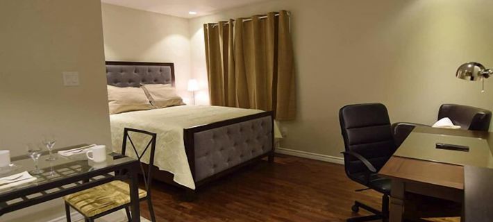 The Lion Inn & Suites Hotels in Peace River